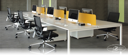 Перегородки на стол длинный в офисе оранжевые невысокие